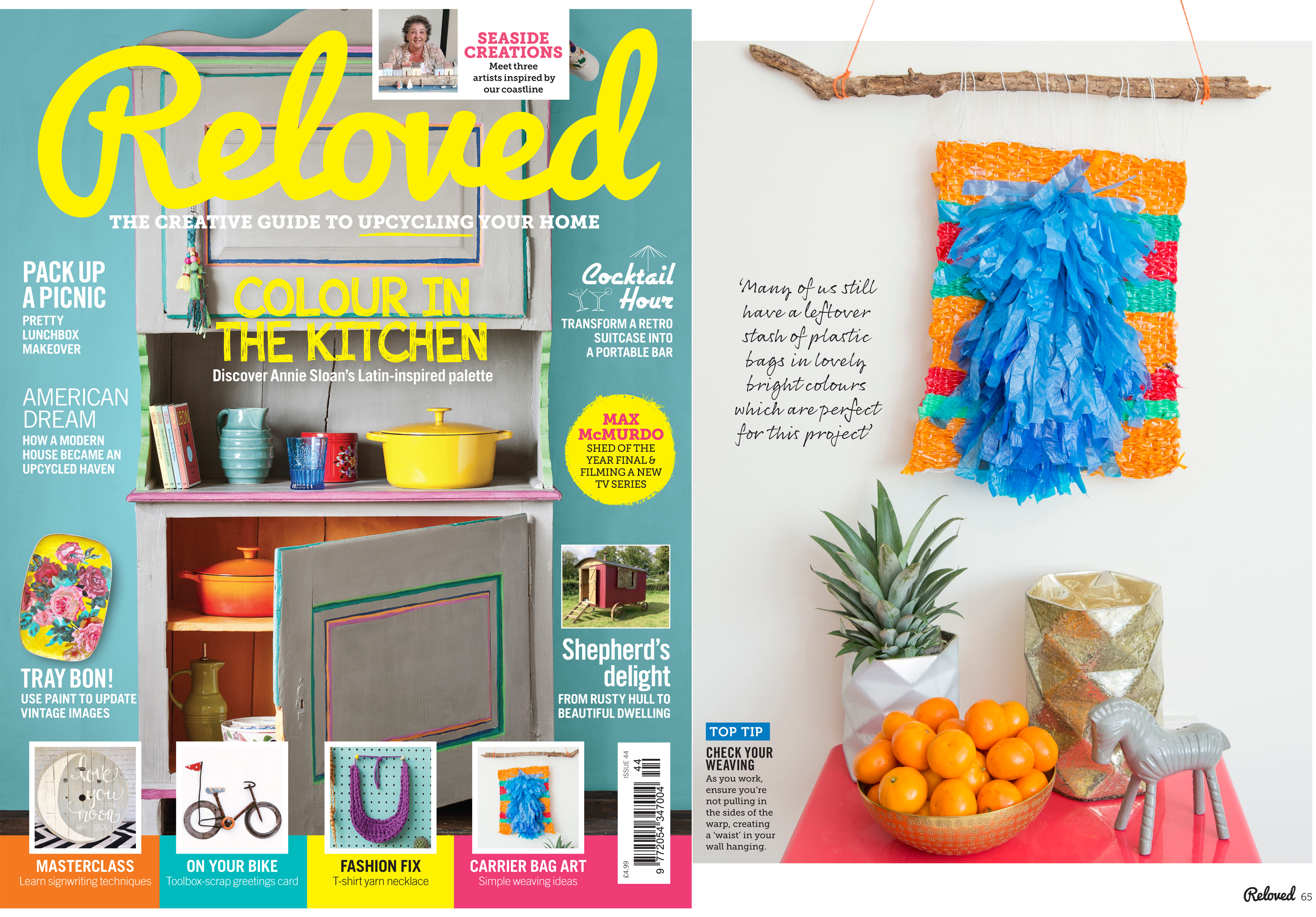 PlasticBagWallHangingSpread1