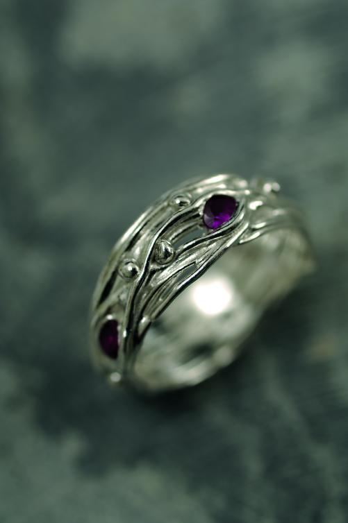 17-SYRINGED-RING-STONE